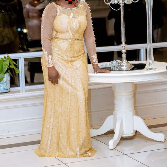 Wedding dress & grooms suit - Picture 1 of 3